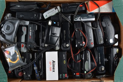 Lot 336 - A Tray of Compact Cameras