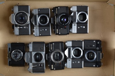 Lot 338 - A Tray of Eastern Bloc SLR Cameras
