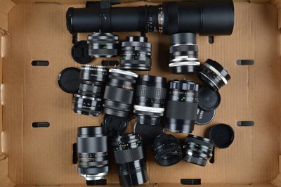 Lot 341 - A Tray of Prime Lenses