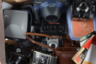 Lot 349 - A Tray of Various Cameras