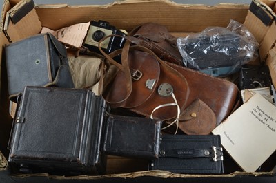 Lot 394 - A Tray of Various Cameras