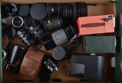 Lot 423 - A Tray of Camera Related Items