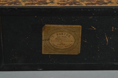Lot 142 - A Tunbridge trinket box