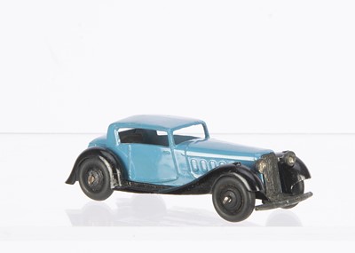 Lot 4 - A Dinky Toys 36c Humber Vogue