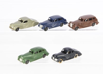 Lot 7 - 39 Series Dinky Toy American Cars