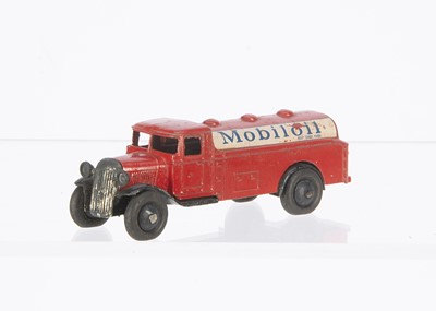 Lot 32 - A Dinky Toys Early Post-War 25d Petrol Tank Wagon