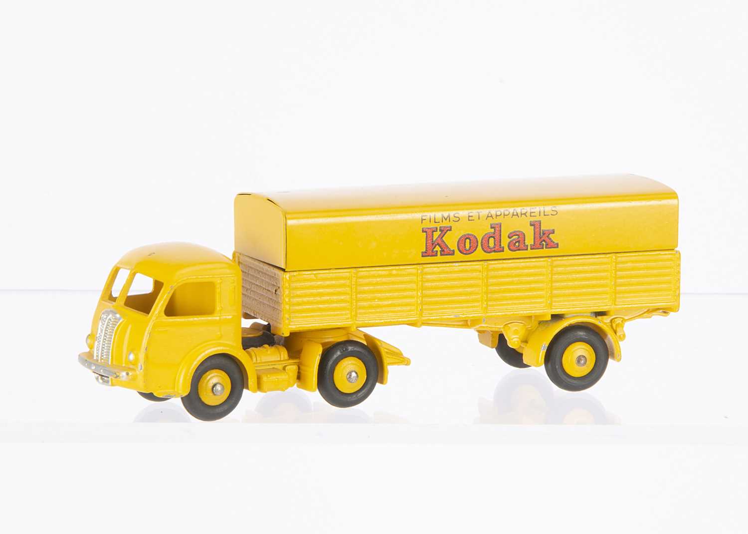 VENDU Dinky Toys Meccano France Panhard semi remorque Kodak réf 32 AJ - Collection VENDU Dinky Toys Meccano France Panhard semi remorque Kodak réf 32 AJ - Collection