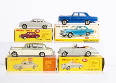 Lot 101 - Dinky Toy Luxury Cars