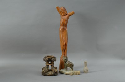 Lot 152 - An assorted collection of carved works of art