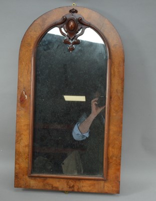 Lot 185 - An early 20th century maple framed mirror