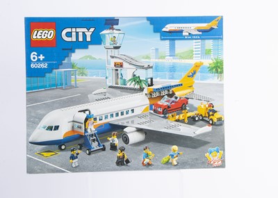 Lot 596 - Lego City 60262 Passenger Airplane