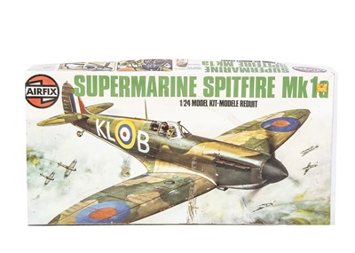Lot 697 - An Airfix unmade 1/24 Scale Supermarine Spitfire MK1a kit