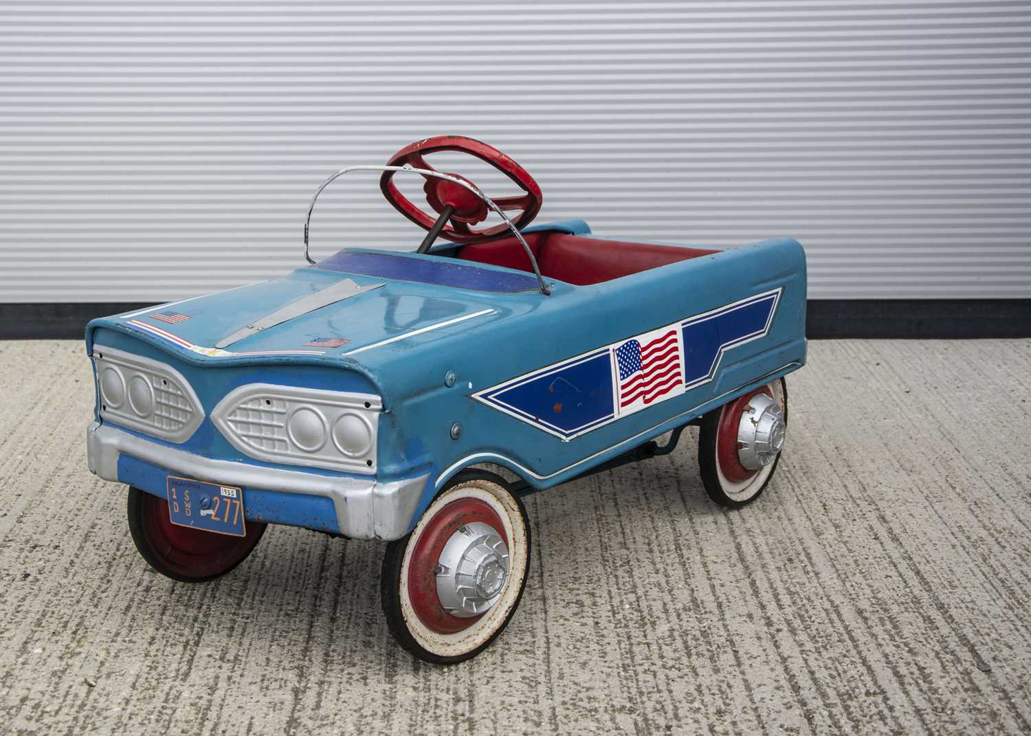Lot 727 - A Murray Ohio Manufacturing Co Compact Tee Bird Pedal Car