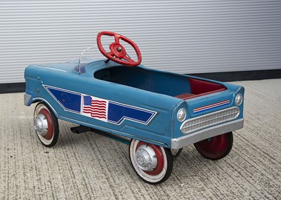 Lot 727 - A Murray Ohio Manufacturing Co Compact Tee Bird Pedal Car