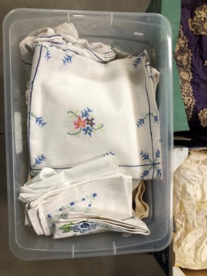 Lot 206 - Collection of  Vintage Table Linen and Lace