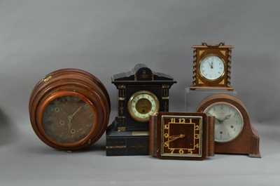 Lot 211 - A collection of assorted clocks