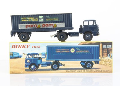 Lot 161 - A French Dinky Toys 803 Unic 'SNCF' Articulated Lorry