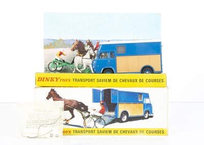 Lot 164 - A French Dinky Toys 571 Saviem Goelette Horse Box & Sulky