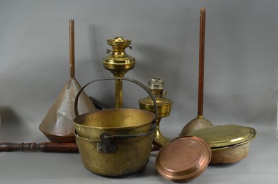 Lot 215 - A collection of metal items