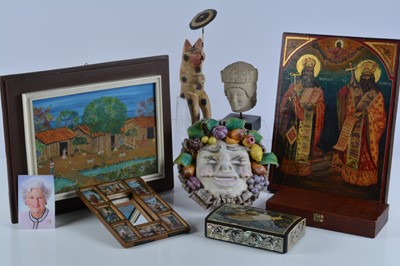 Lot 78 - A collection of tourist souvenirs
