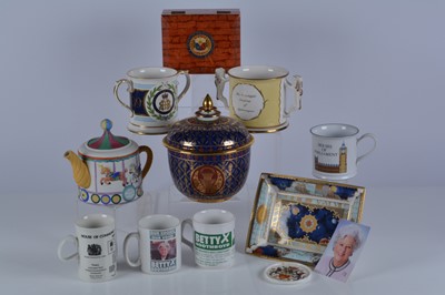 Lot 84 - A collection of commemorative ceramics and boxes