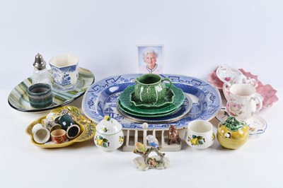 Lot 97 - A collection of miscellaneous ceramics