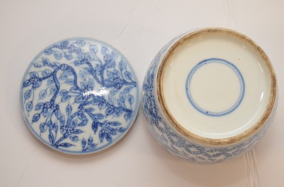 Lot 102 - A collection of Asian ceramics