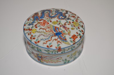 Lot 102 - A collection of Asian ceramics