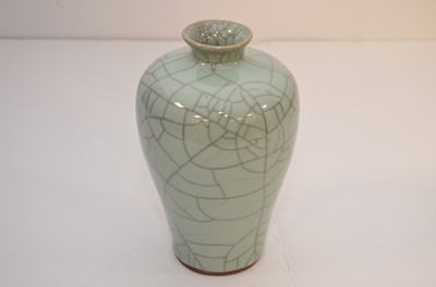 Lot 102 - A collection of Asian ceramics