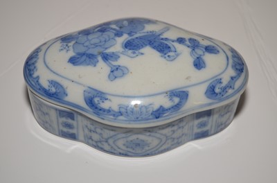 Lot 102 - A collection of Asian ceramics