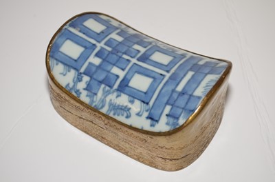 Lot 102 - A collection of Asian ceramics