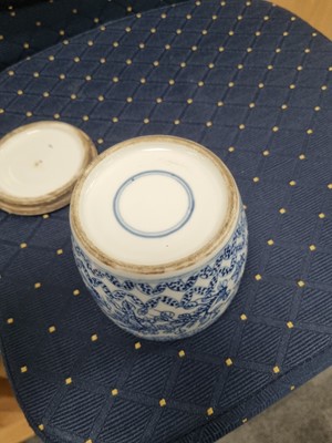 Lot 102 - A collection of Asian ceramics