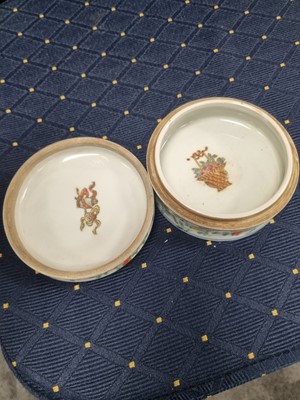 Lot 102 - A collection of Asian ceramics