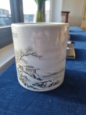 Lot 102 - A collection of Asian ceramics