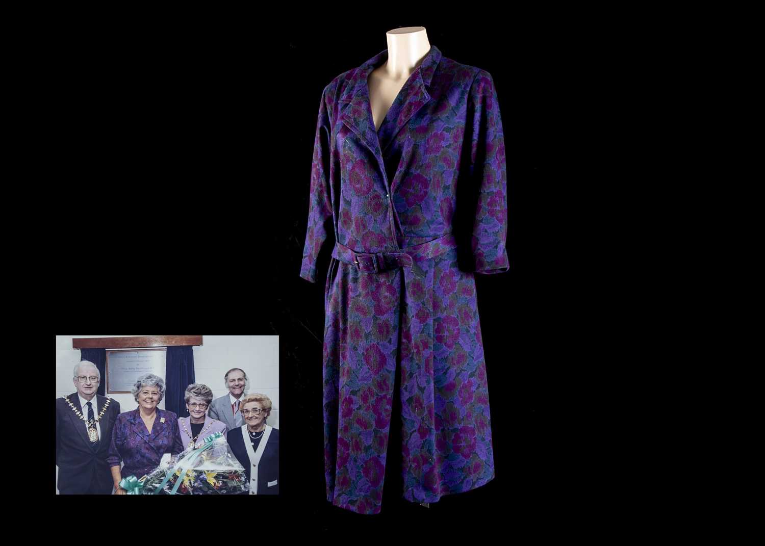 Lot 141 - A Patricia Warnes jersey shirt-waister dress