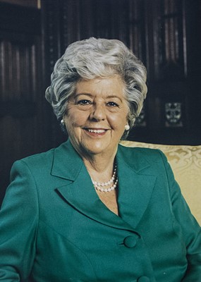 Lot 145 - A Lachasse London green linen and silk business suit with Lachasse blouse