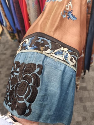 Lot 166 - A late 19th early 20th century Chinese silk gown