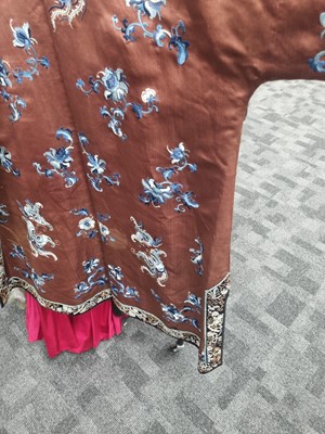 Lot 166 - A late 19th early 20th century Chinese silk gown