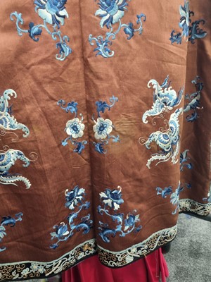 Lot 166 - A late 19th early 20th century Chinese silk gown