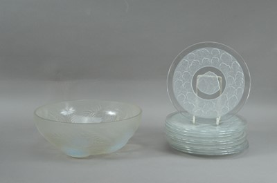 Lot 237 - A Lalique glass bowl with floral decoration