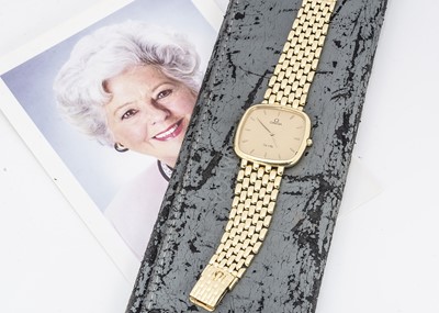 Lot 202 - An Omega De Ville 18ct gold ladies gold wrist watch