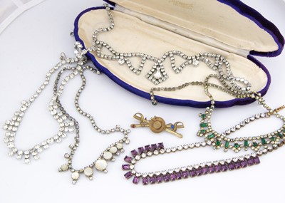 Lot 13 - A collection of paste jewels