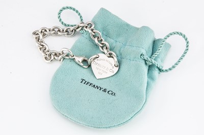 Lot 23 - A 'Tiffany & Co style' silver bracelet