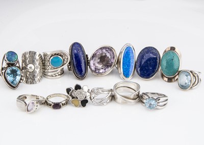 Lot 34 - fifteen modern silver and white metal dress rings