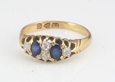 Lot 35 - A late Victorian 18ct gold sapphire and diamond ring