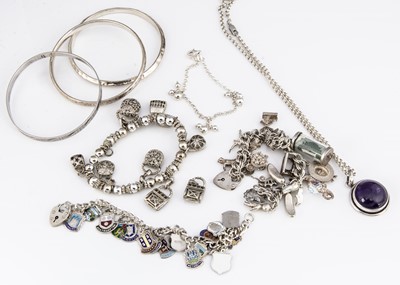 Lot 38 - Eight items of silver and white metal jewellery