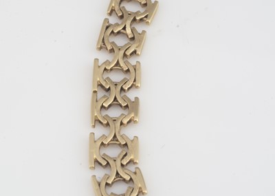 Lot 41 - A damaged 9ct gold necklace