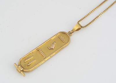 Lot 43 - An Egyptian gold pendant on chain