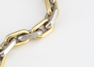 Lot 46 - A nice modern 18ct gold chain link necklace