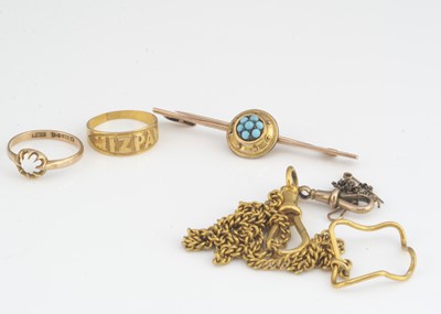 Lot 77 - A collection of gold and yellow metal and plated items